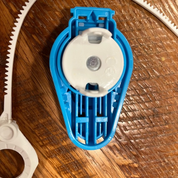 Hasbro Beyblade Light Blue Launcher, 2017 - Picture 6 of 6